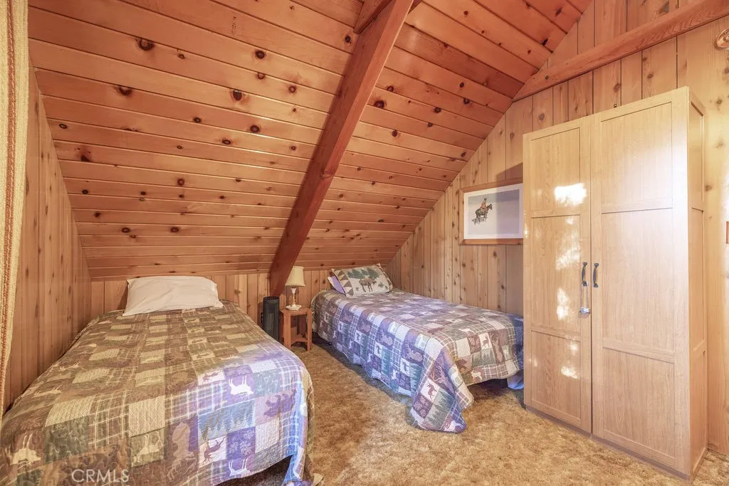 533 Villa Grove, Big Bear City, California 92314 home-pic-23