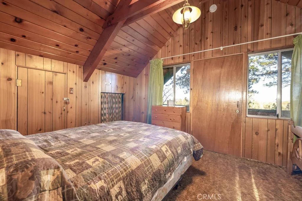 533 Villa Grove, Big Bear City, California 92314 home-pic-19