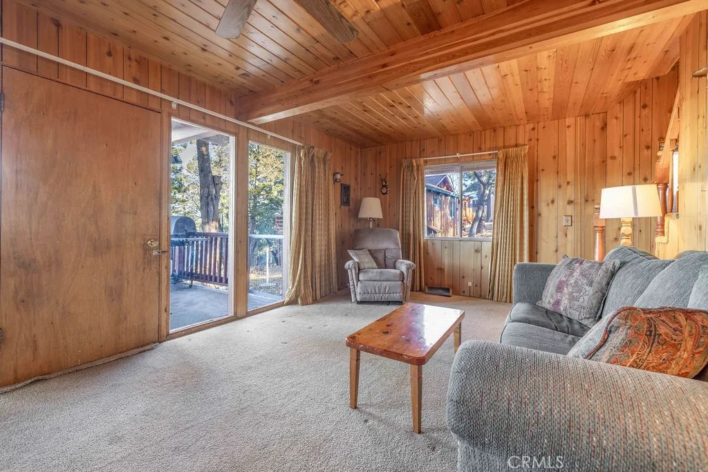 533 Villa Grove, Big Bear City, California 92314 home-pic-7