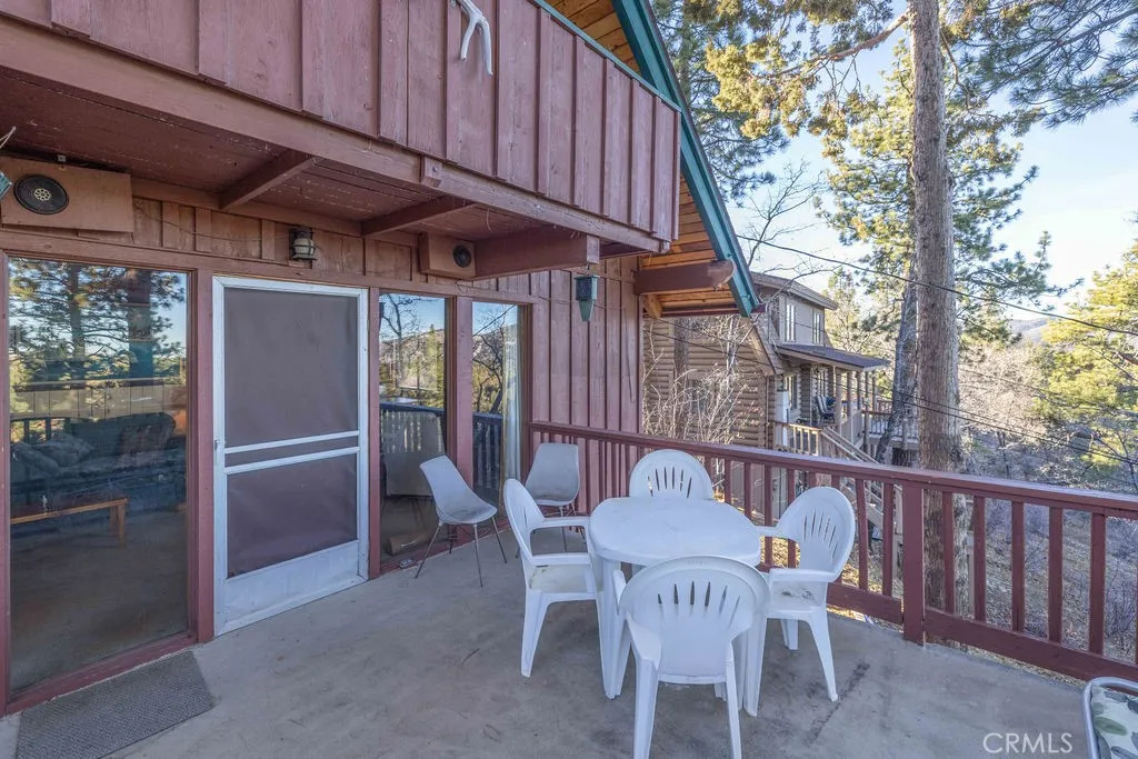 533 Villa Grove, Big Bear City, California 92314 home-pic-28