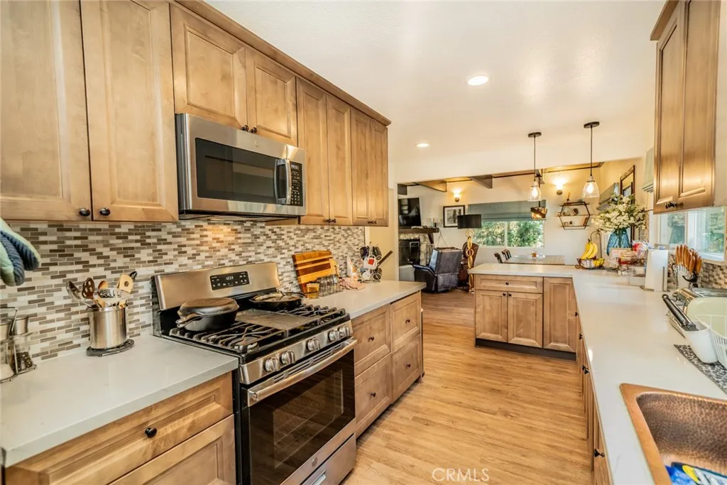 1181 Voltaire, Lake Arrowhead, California 92352 home-pic-11