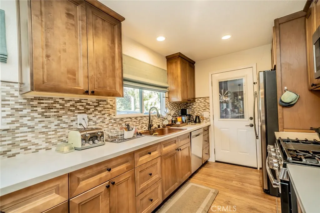 1181 Voltaire, Lake Arrowhead, California 92352 home-pic-10