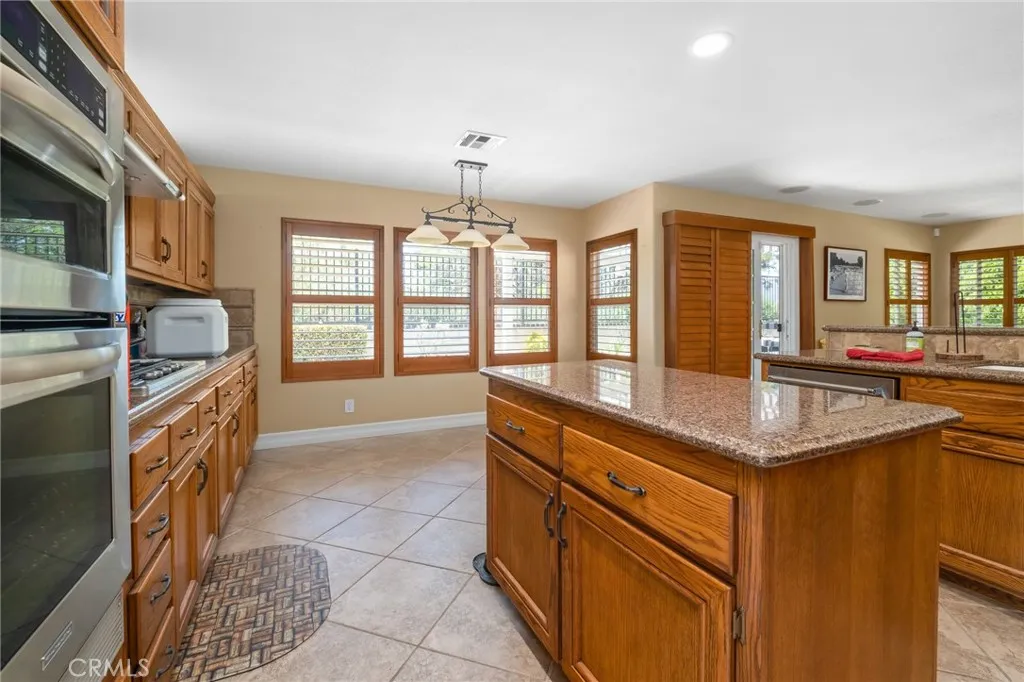 23069 Sweetbay Circle, Wildomar, California 92595 home-pic-17