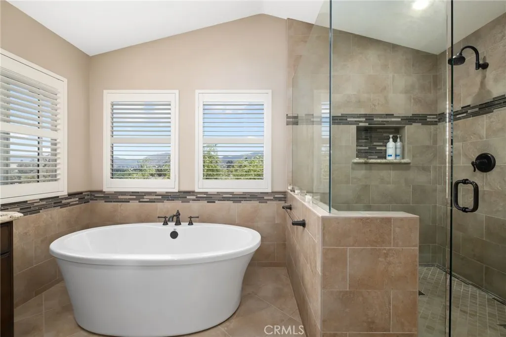 23069 Sweetbay Circle, Wildomar, California 92595 home-pic-26