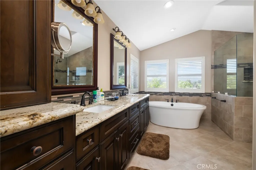 23069 Sweetbay Circle, Wildomar, California 92595 home-pic-25