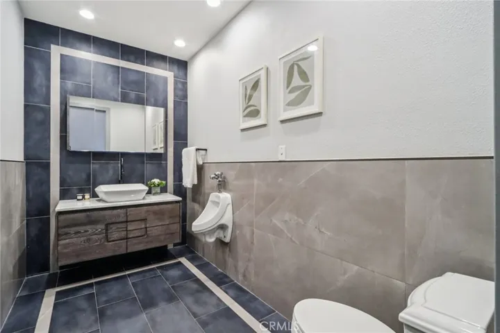 53 Thrasher, Irvine, California 92618