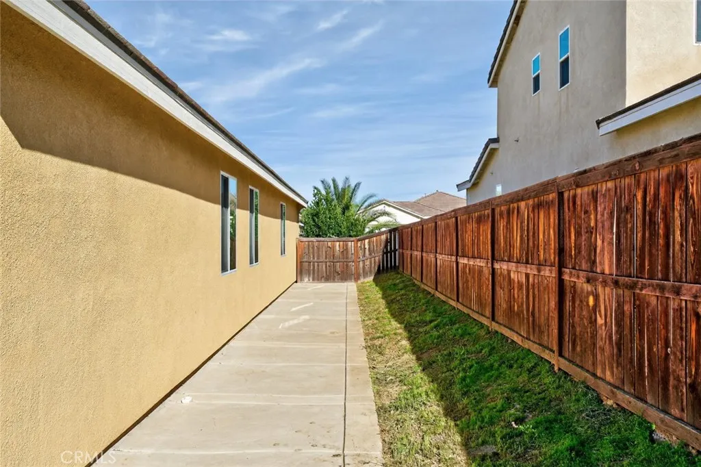 30167 Pine Needle Road, Menifee, California 92585 home-pic-36