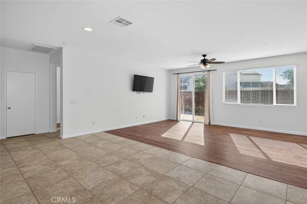 30167 Pine Needle Road, Menifee, California 92585 home-pic-10