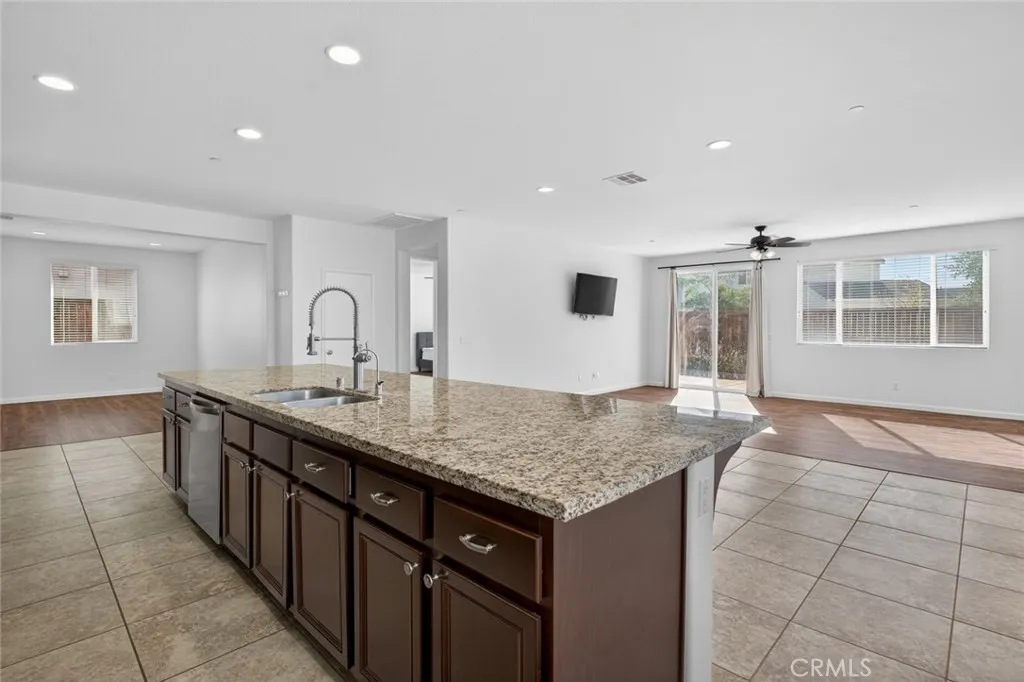30167 Pine Needle Road, Menifee, California 92585 home-pic-8