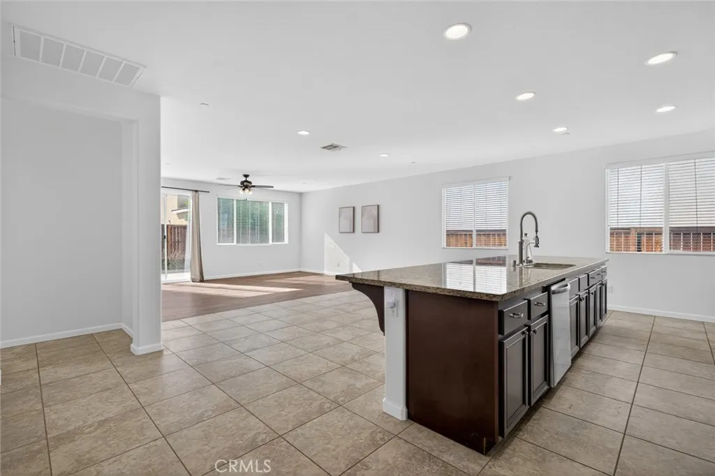30167 Pine Needle Road, Menifee, California 92585 home-pic-4