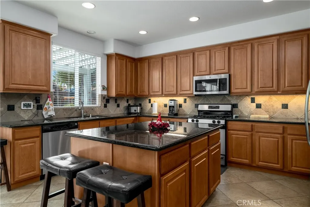 27075 Comet View Court, Menifee, California 92585 home-pic-9