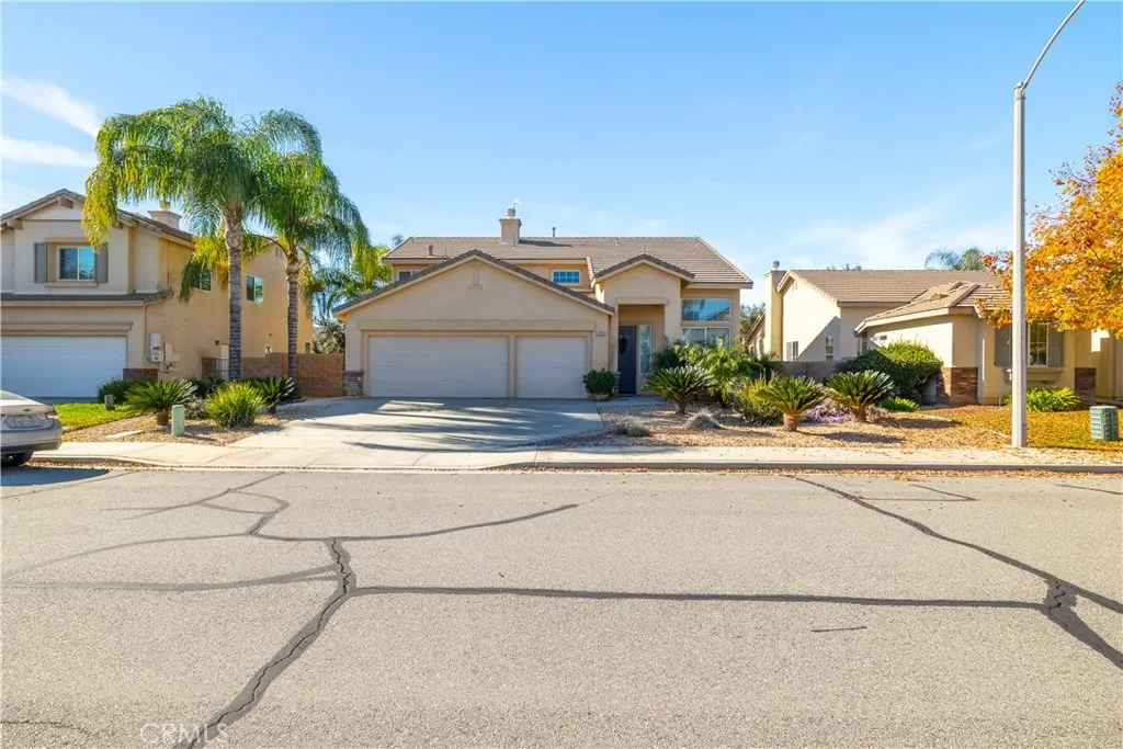 27075 Comet View Court, Menifee, California 92585 home-pic-2
