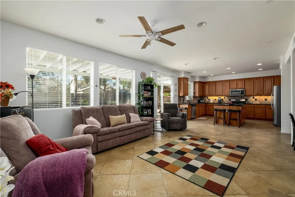 27075 Comet View Court, Menifee, California 92585 home-pic-15