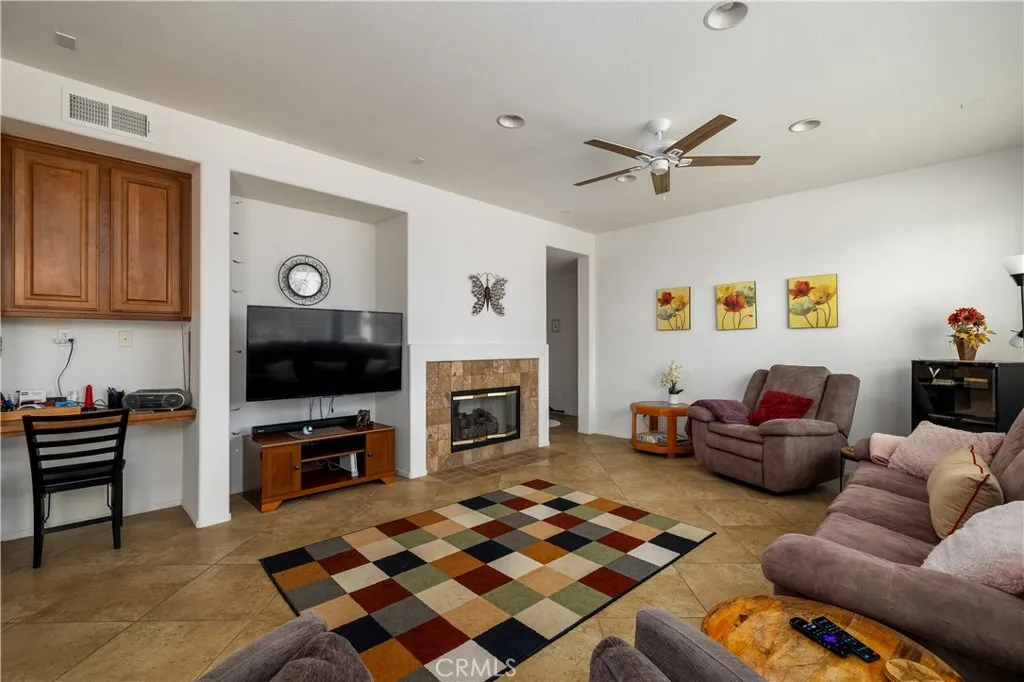 27075 Comet View Court, Menifee, California 92585 home-pic-14