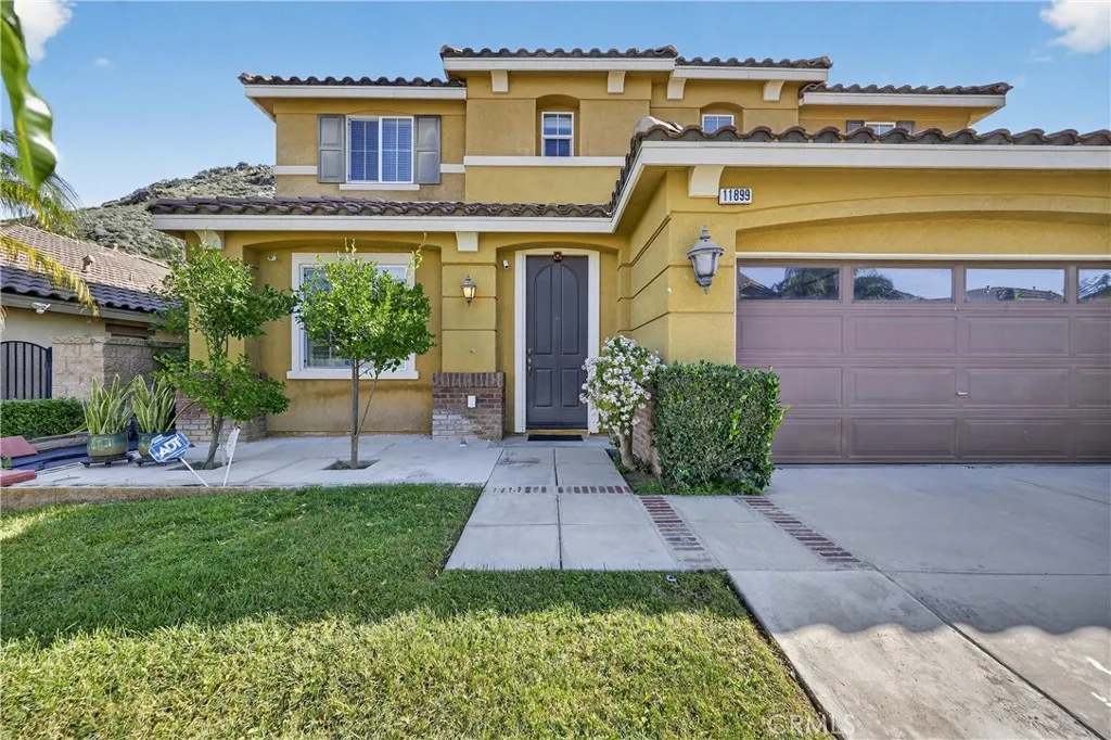 11899 Briarcliff, Fontana, California 92337 home-pic-2