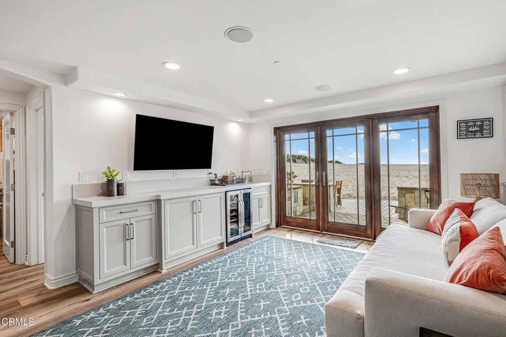 3365 Ocean Drive, Oxnard, California 93035 home-pic-42