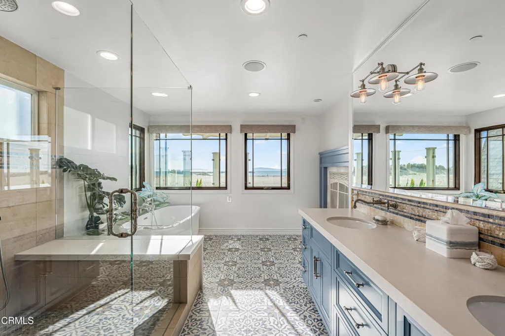 3365 Ocean Drive, Oxnard, California 93035 home-pic-27