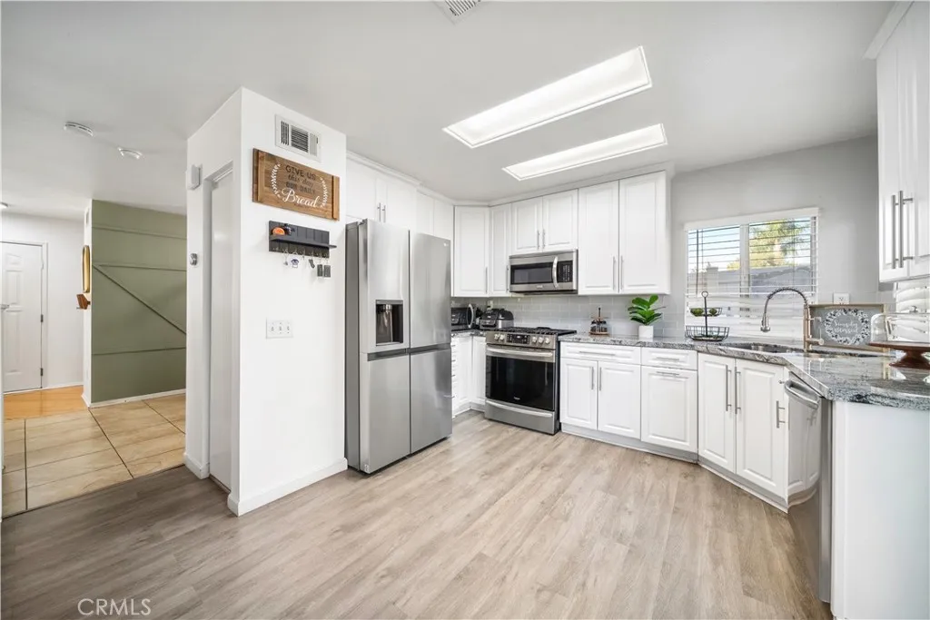 15468 Alosta Lane, Moreno Valley, California 92555 home-pic-11