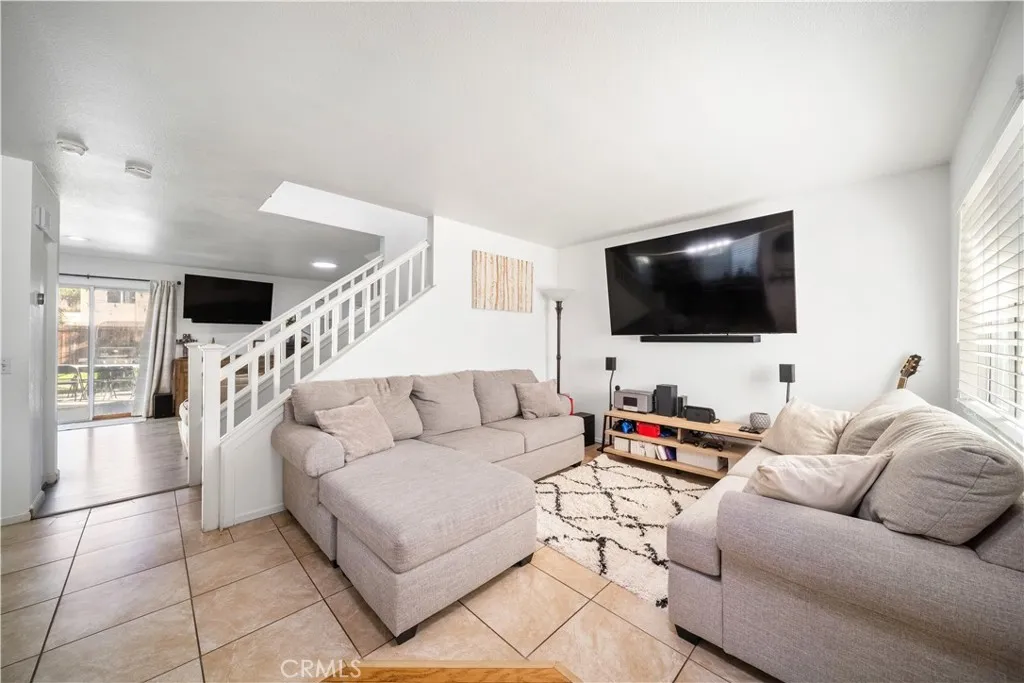 15468 Alosta Lane, Moreno Valley, California 92555 home-pic-6
