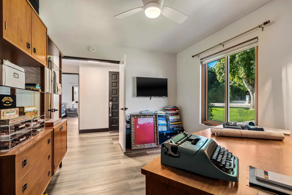 2262 S Linden Way B, Palm Springs, California 92264 home-pic-25