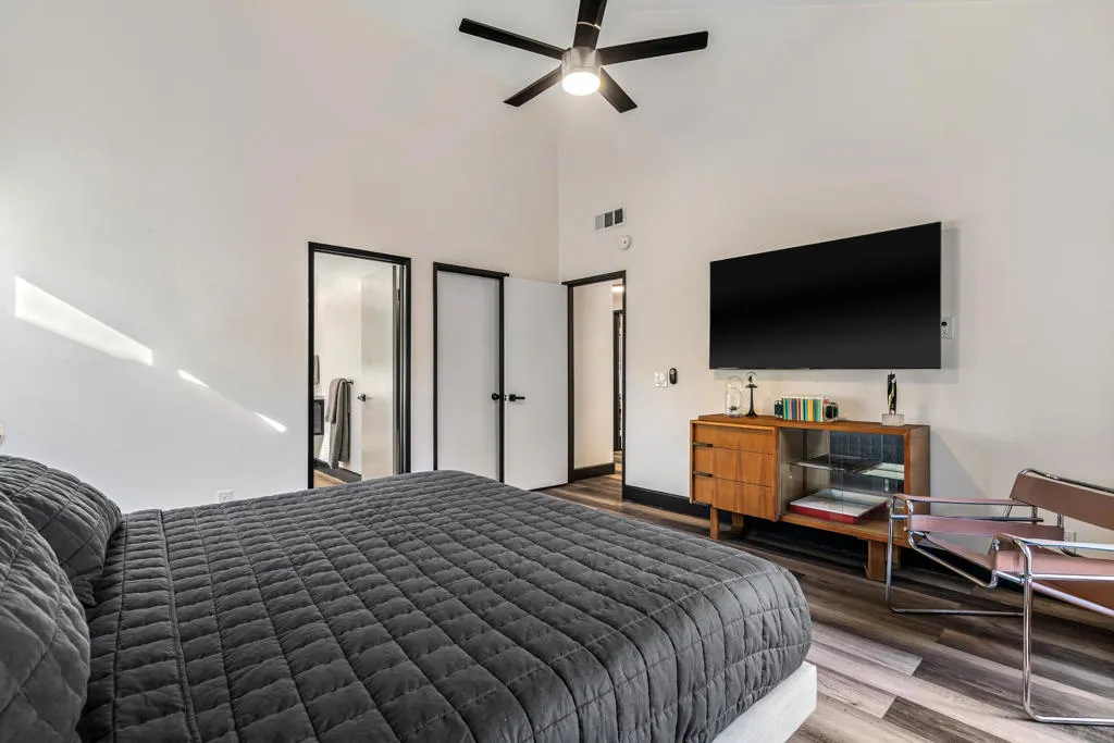 2262 S Linden Way B, Palm Springs, California 92264 home-pic-31