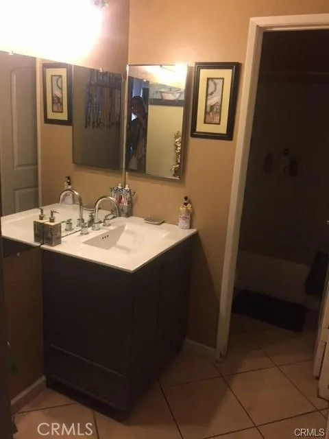 801 S Lyon Street A112, Santa Ana, California 92705 home-pic-6
