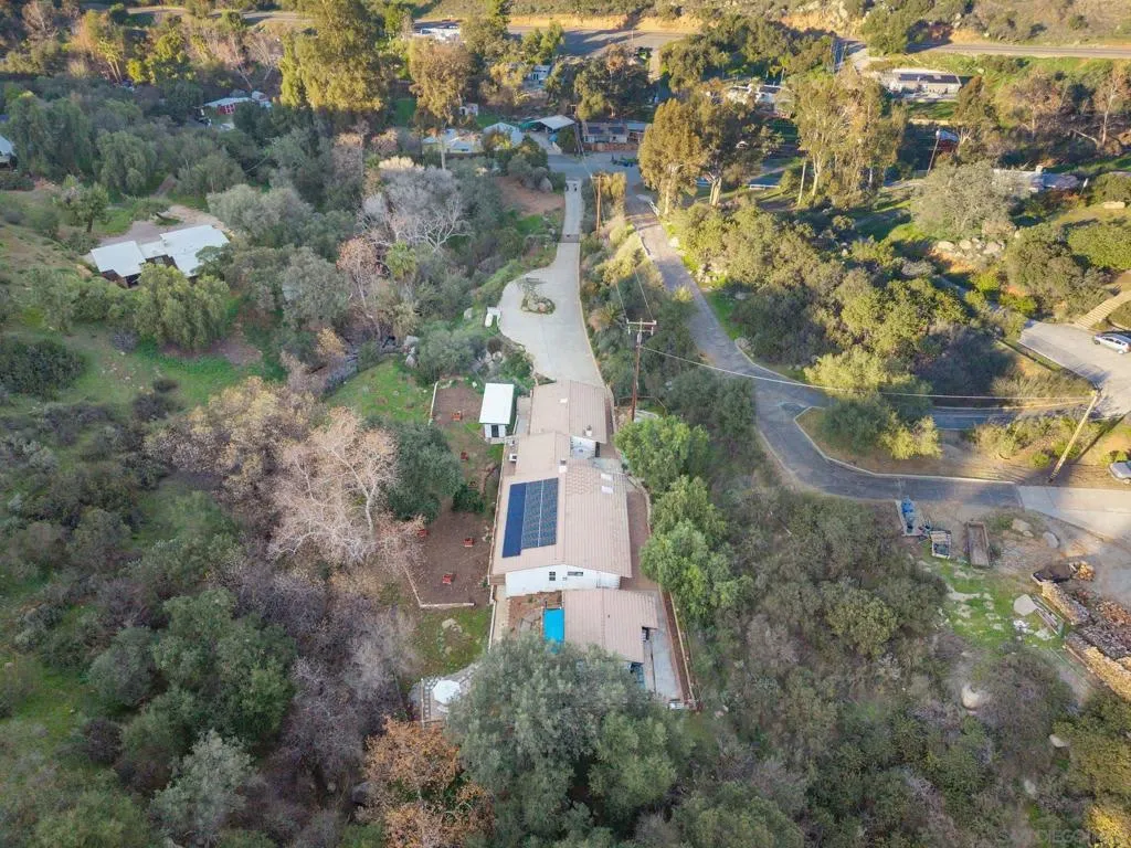 1165 Midway Dr, Alpine, California 91901 home-pic-67