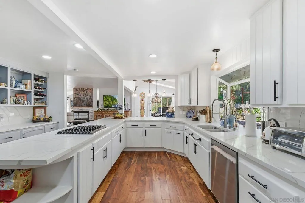 1165 Midway Dr, Alpine, California 91901 home-pic-18
