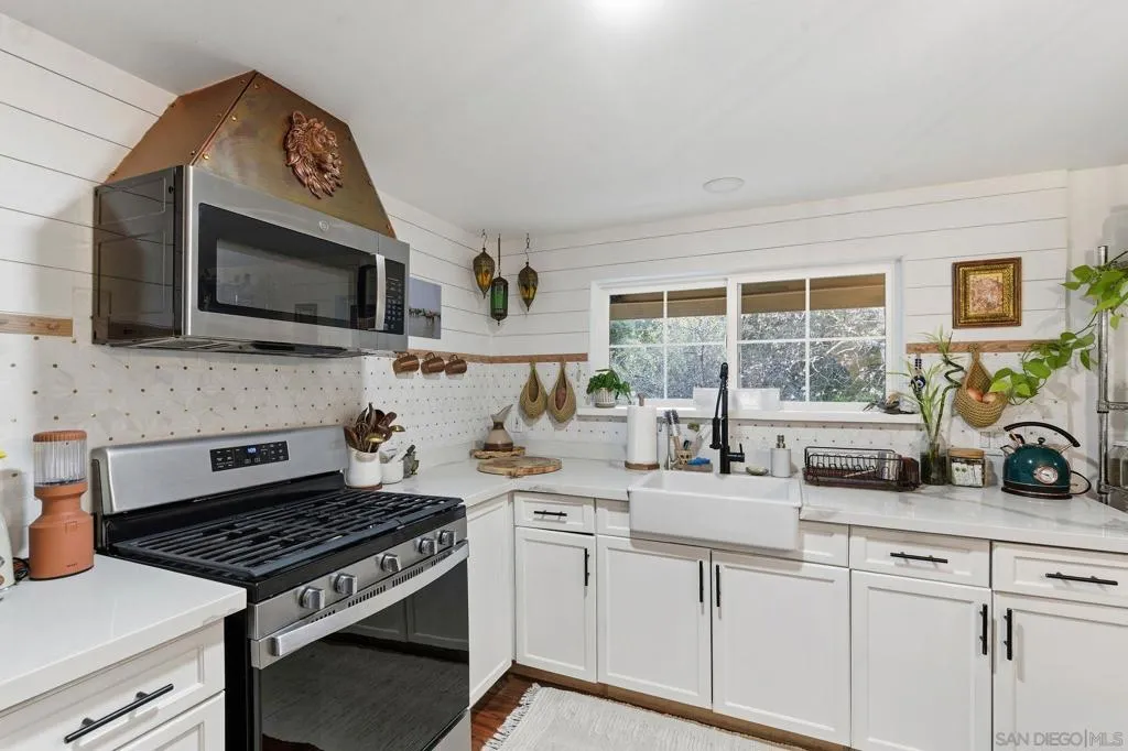1165 Midway Dr, Alpine, California 91901 home-pic-57