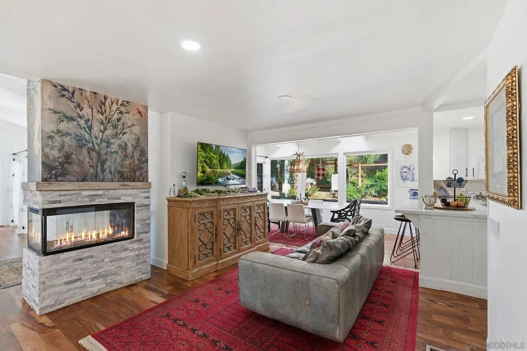 1165 Midway Dr, Alpine, California 91901 home-pic-12