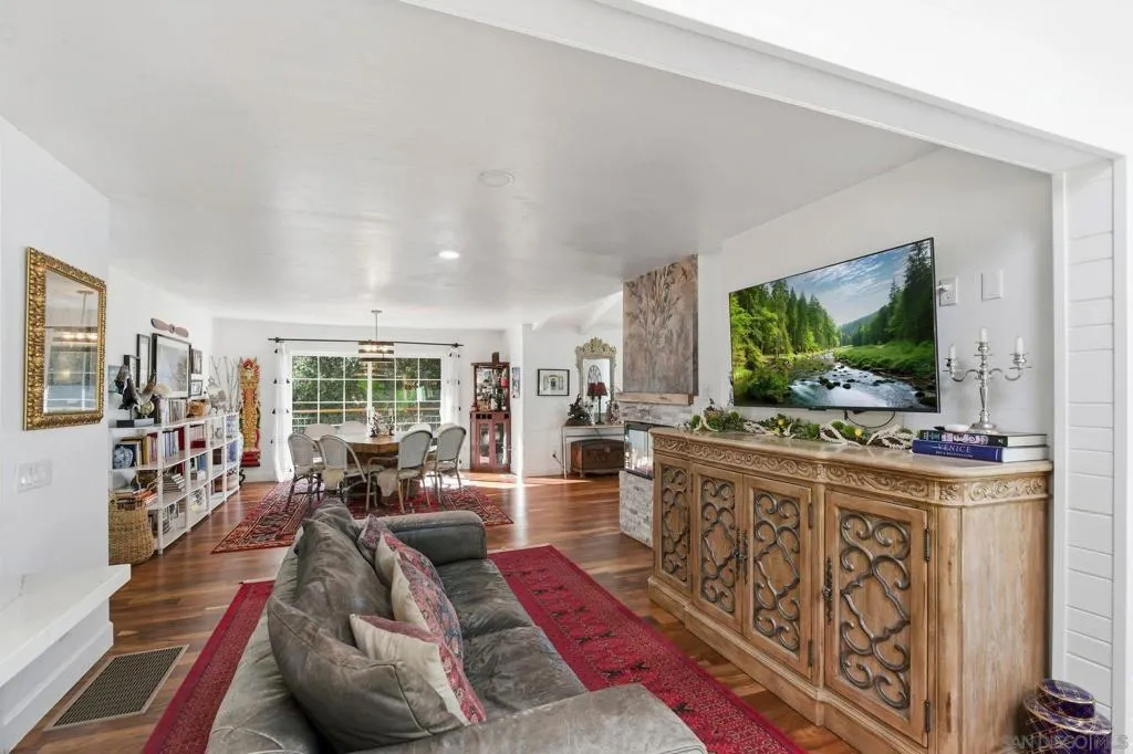 1165 Midway Dr, Alpine, California 91901 home-pic-13
