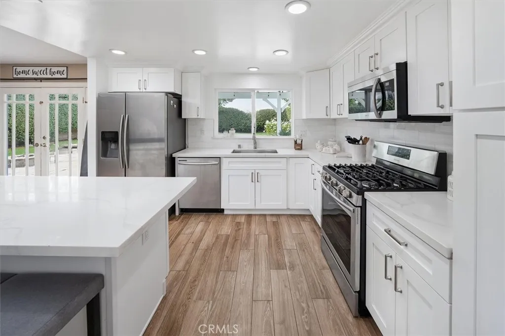 28125 Vernal, Saugus, California 91350 home-pic-11