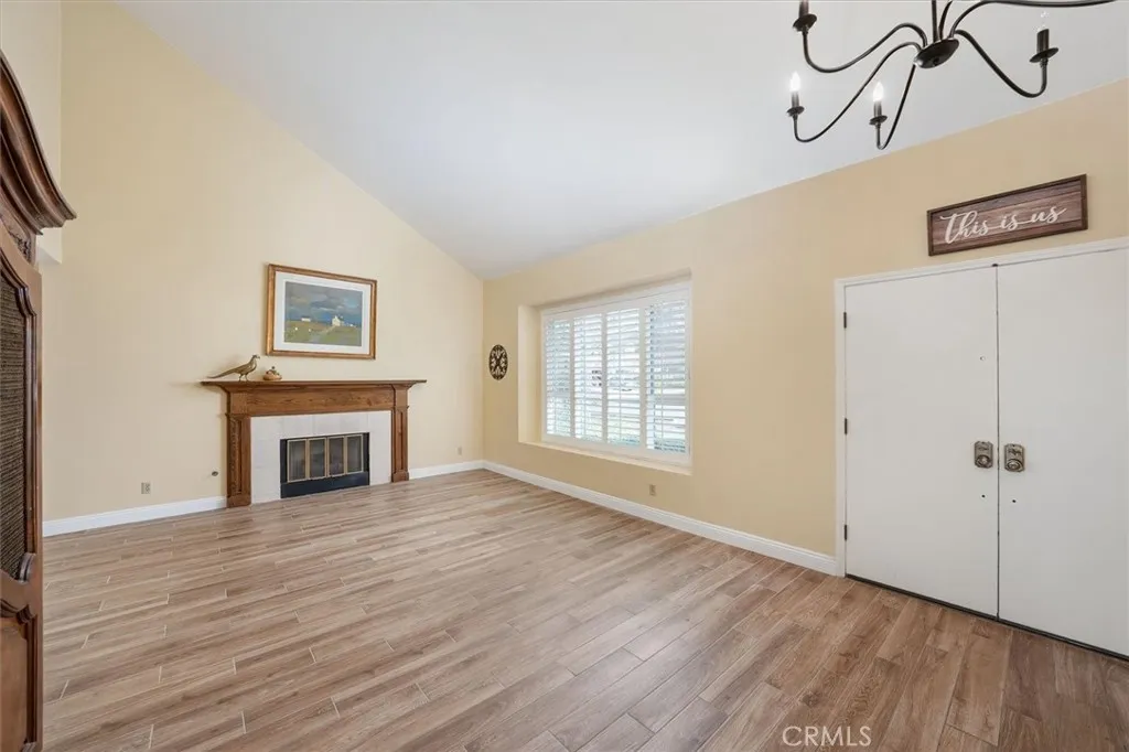 28125 Vernal, Saugus, California 91350 home-pic-5