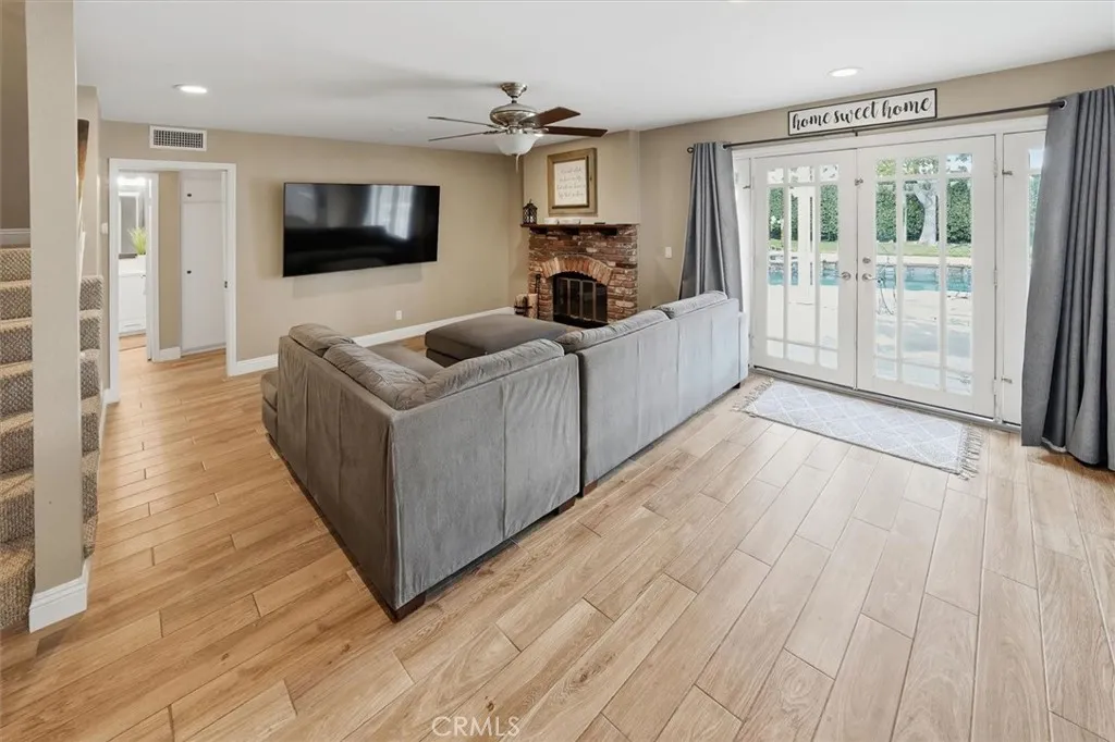 28125 Vernal, Saugus, California 91350 home-pic-15