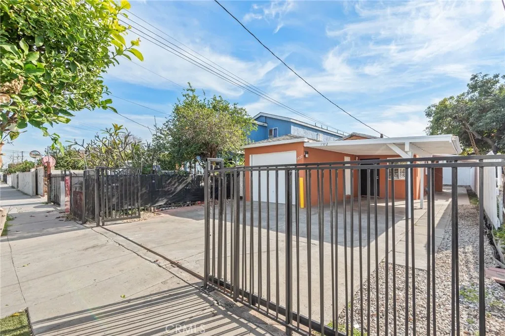 1972 E 88th, Los Angeles, California 90002 home-pic-2