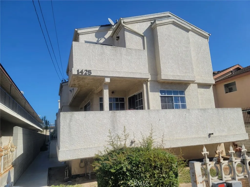 1425 W 146th, Gardena, California 90247 home-pic-1