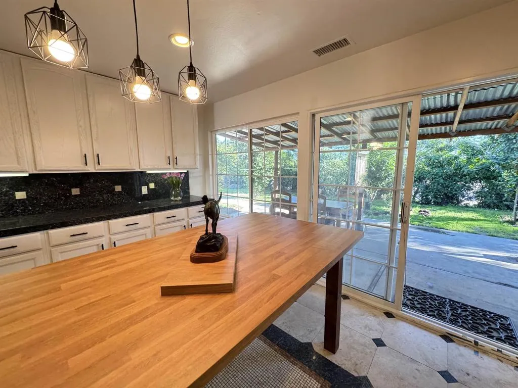 1531 View Pointe, Escondido, California 92027 home-pic-6