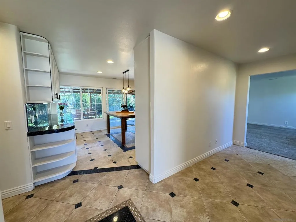 1531 View Pointe, Escondido, California 92027 home-pic-3