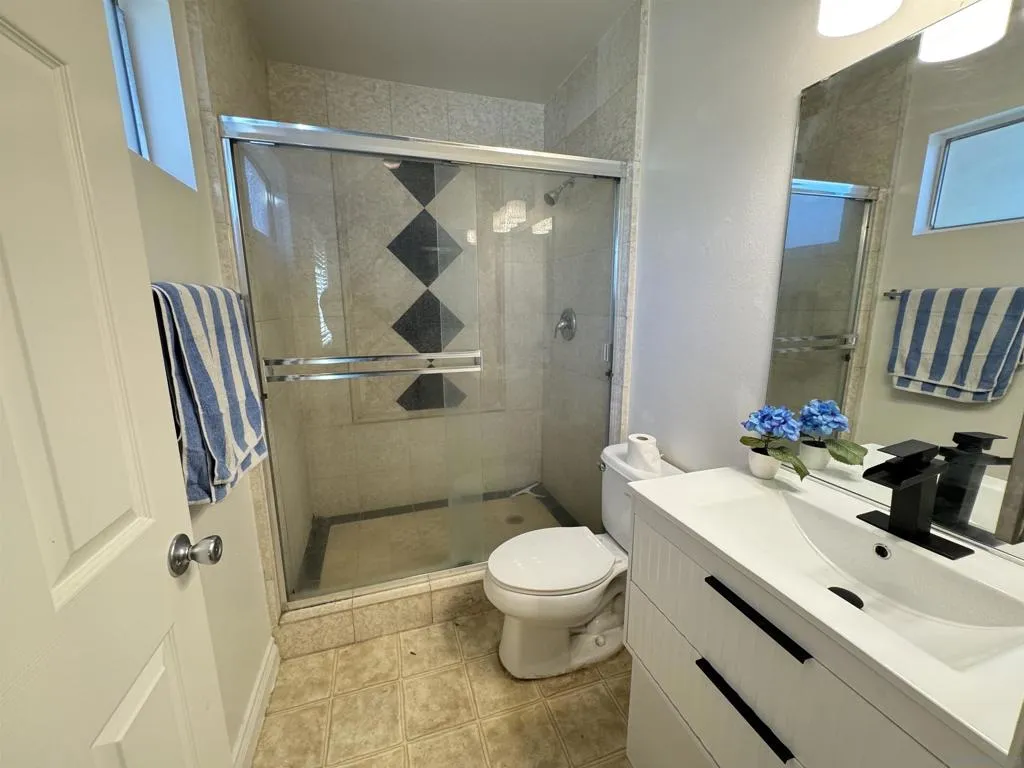 1531 View Pointe, Escondido, California 92027 home-pic-23