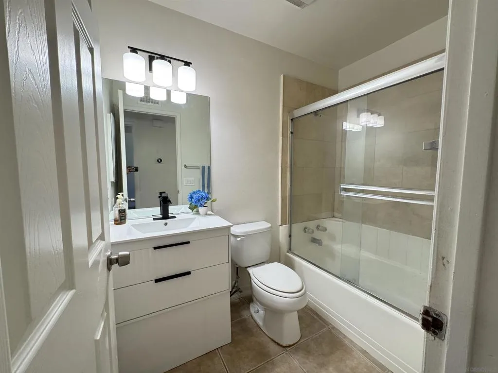 1531 View Pointe, Escondido, California 92027 home-pic-21