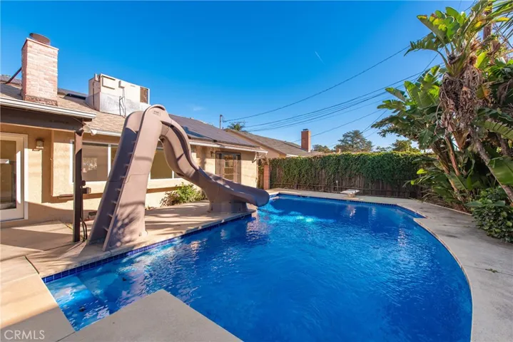 Gunite in ground pool with fiberglass coating