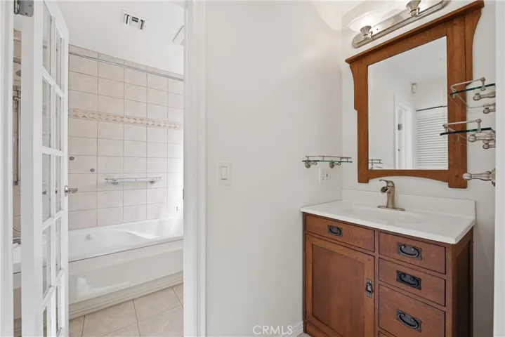 Main bedroom bathroom