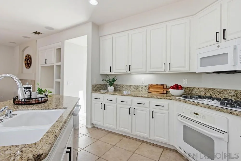5423 Foxtail Loop, Carlsbad, California 92010 home-pic-13