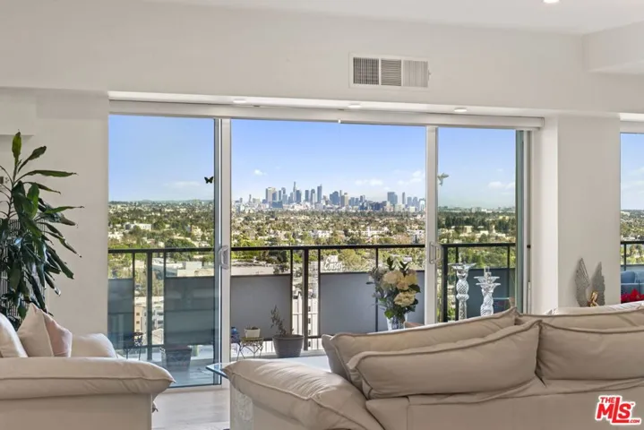 1155 N La Cienega Boulevard 1002, West Hollywood, California 90069
