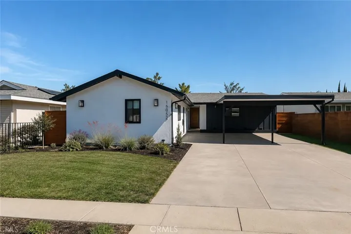 Lots of Parking in wide driveway