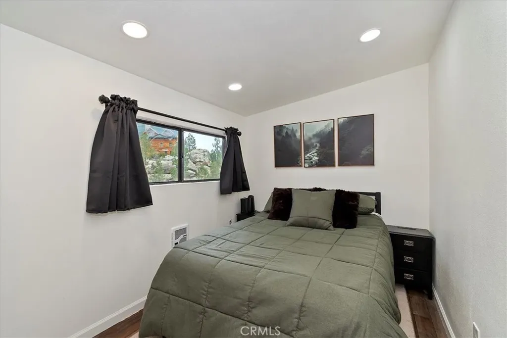 898 Brier Trail, Big Bear Lake, California 92315 home-pic-14