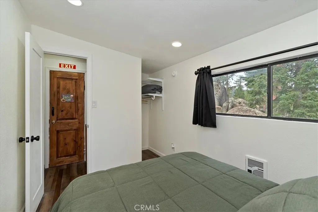 898 Brier Trail, Big Bear Lake, California 92315 home-pic-16