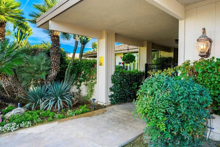 Enterance to Front Door