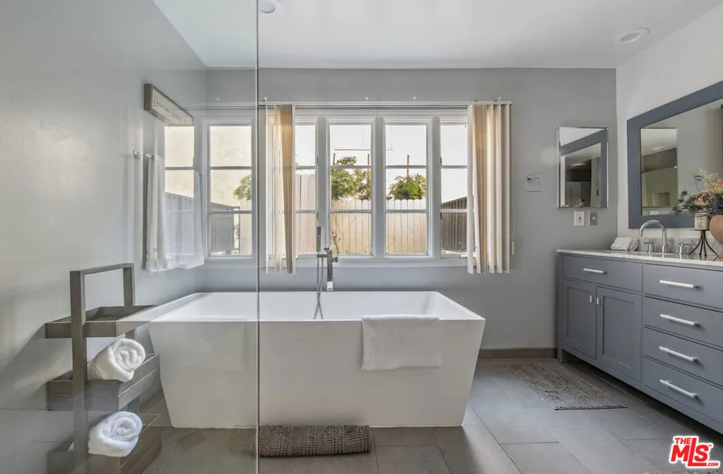 8032 Willow Glen Road, Los Angeles, California 90046 home-pic-12