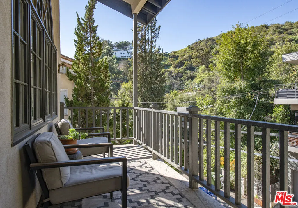 8032 Willow Glen Road, Los Angeles, California 90046 home-pic-3